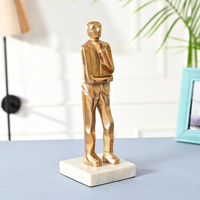 The Role of Life-Sized Sculptures in Luxury Hotel Lobby Design 4
